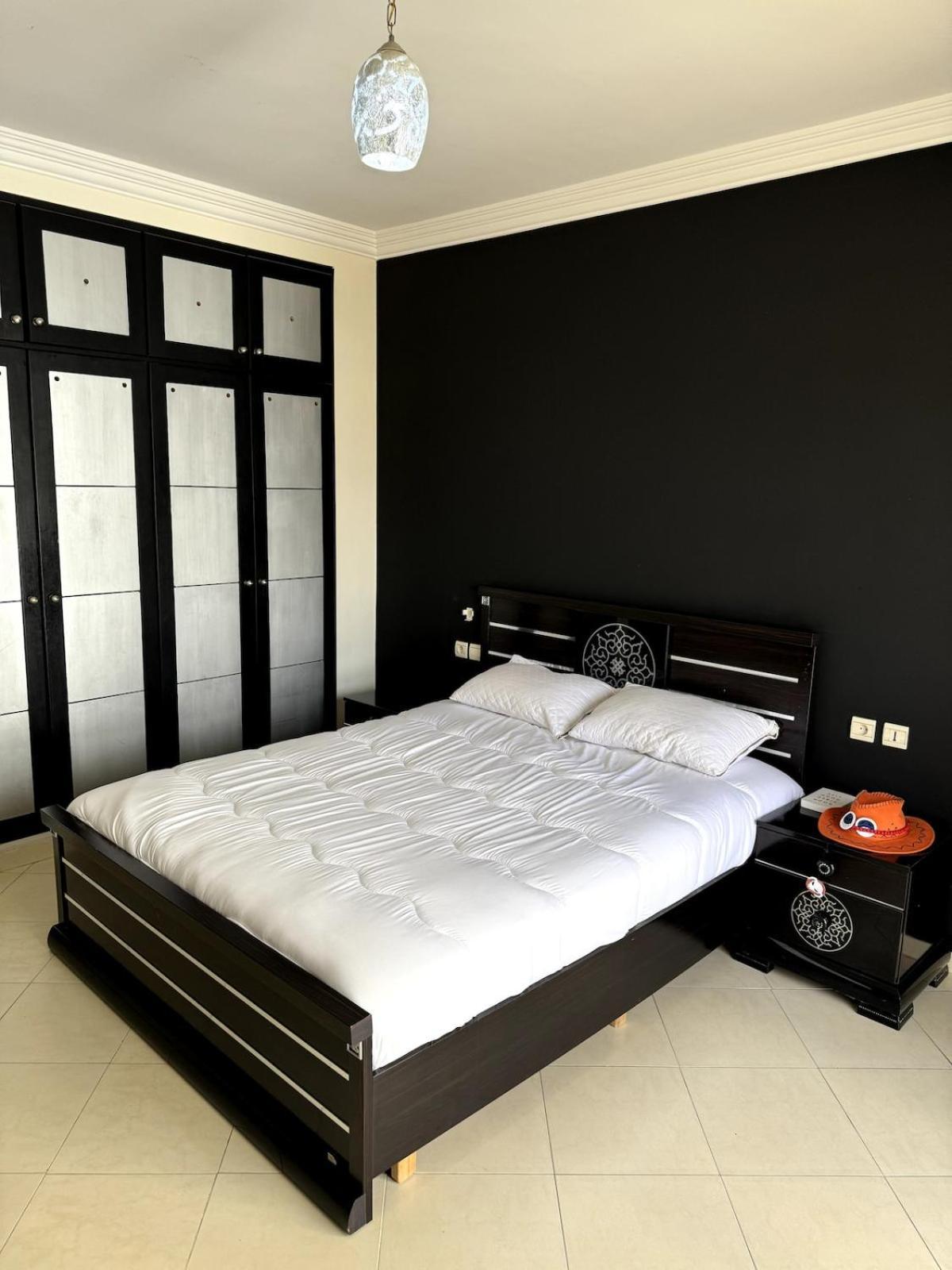 The Traditional 3 Bedroom Panoramic Seaview Apartment *